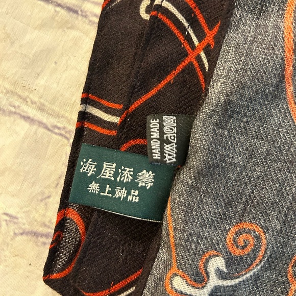 HANDMADE 100% WOOL SWIRL PATTERNED CHOCOLATE BROWN BLACK RED AND CREAM SCARF O/S - Picture 5 of 9